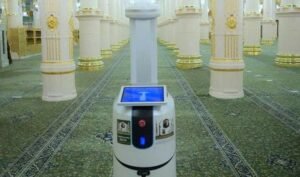 Robot Disinfektan Masjid Nabawi