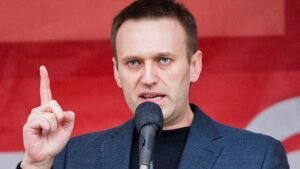 Tokoh oposisi Rusia Alexei Navalny by Evgeny Feldman Novaya Gazeta