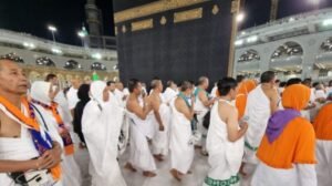 Jamaah haji Indonesia thawaf di Kabah by MCH 2020 e1655215335151