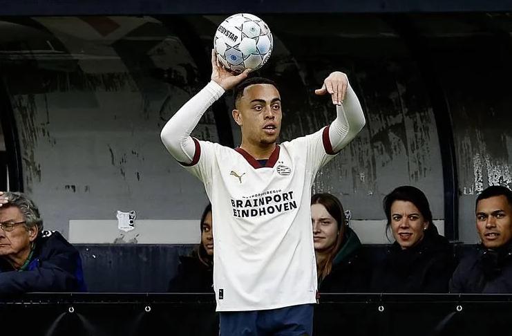 Sergino Dest Barcelona PSV Eindhoven Alamy 2