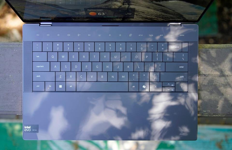 Tampilan papan ketik Dell XPS 14