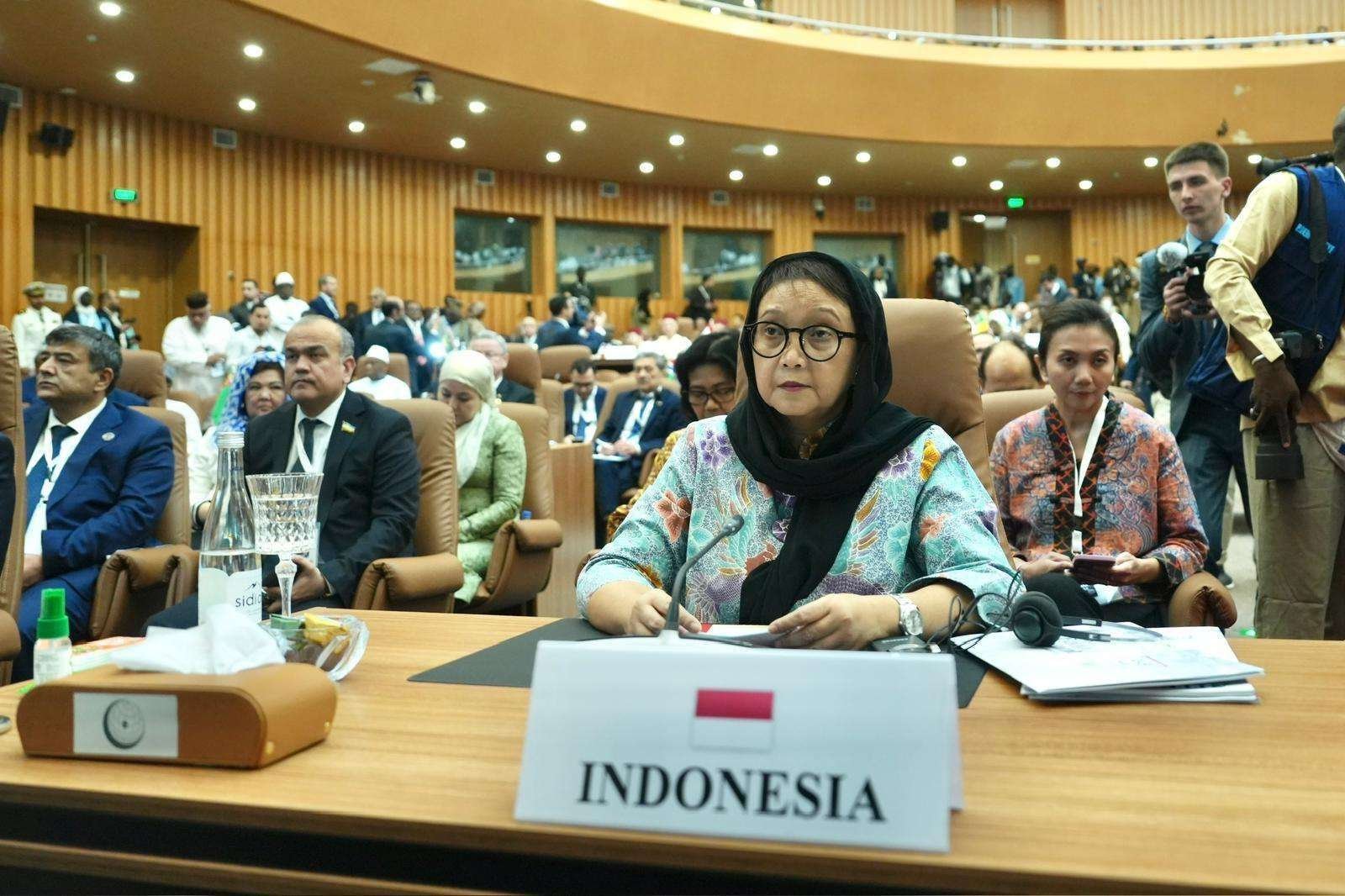 Menteri Luar Negeri Menlu Retno Marsudi 1