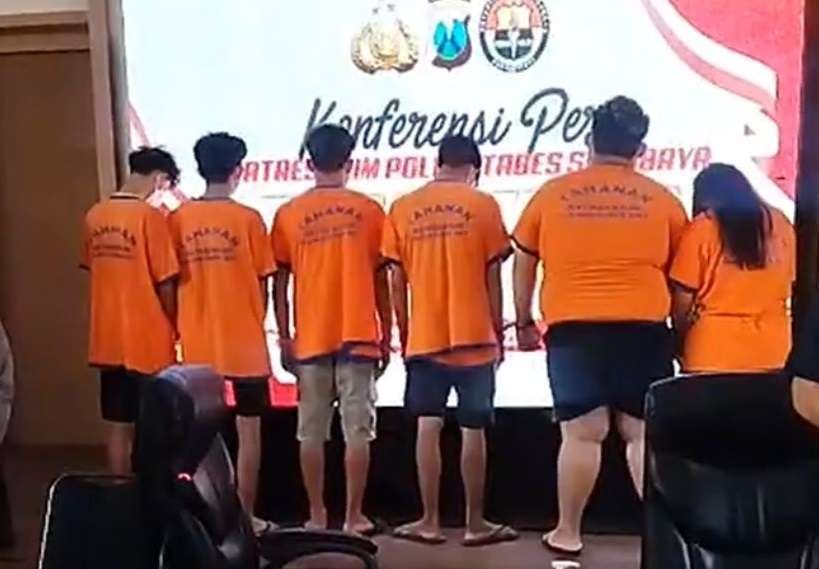 tersangka prostitusi anak di Surabaya