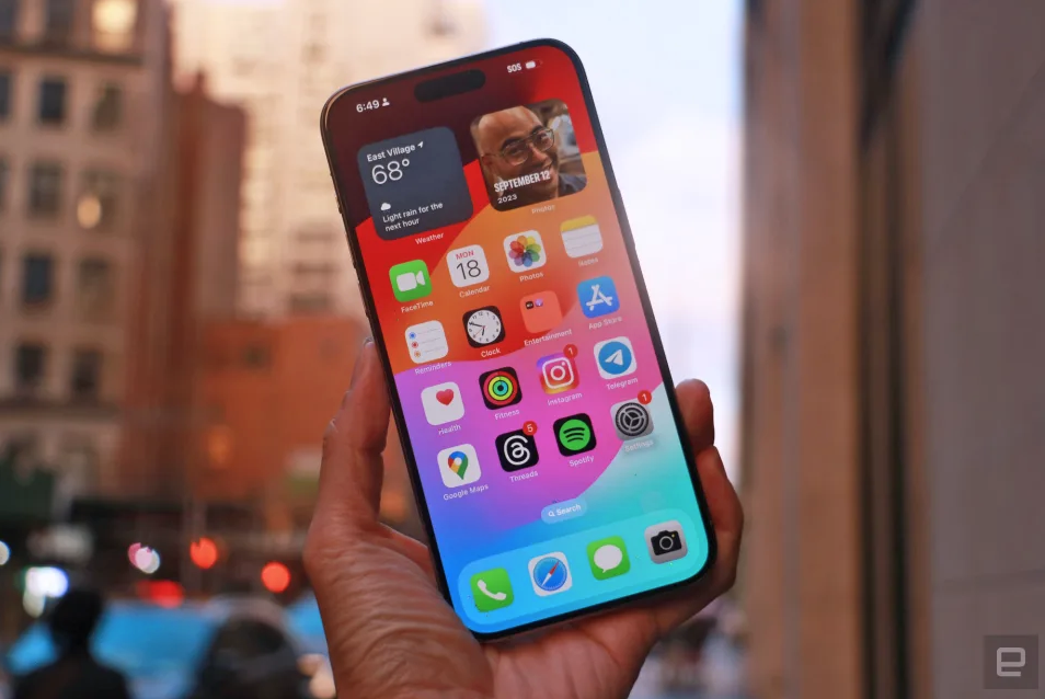 iPhone berukuran besar.