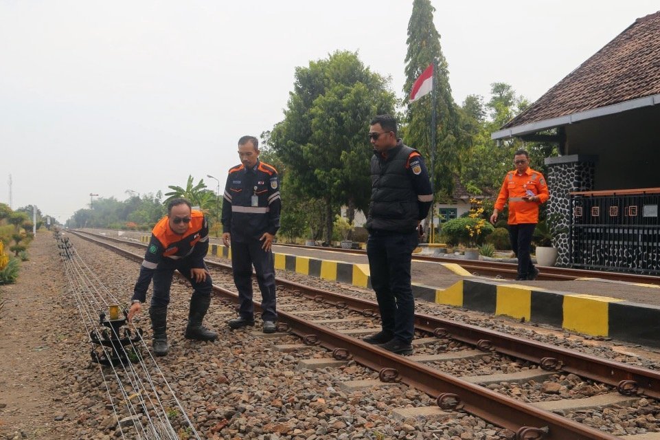 IMR - Optimalkan Keselamatan, KAI Inspeksi Lintasan Bangil-Lawang 8 IMG 5037
