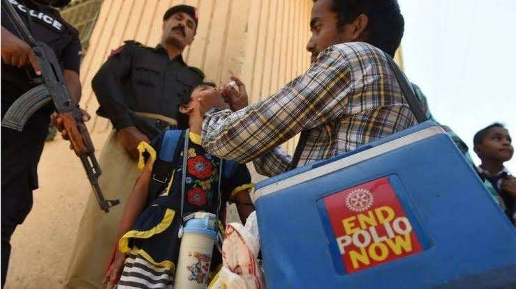 Pakistan polio polisi