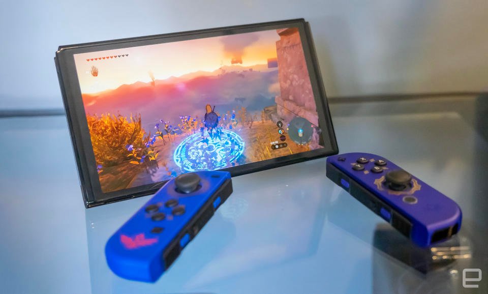 Foto Nintendo Switch yang menjalankan The Legend of Zelda: Tears of the Kingdom.