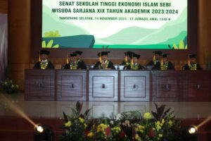 STEI SEBI Wisuda 230 Mahasiswa scaled