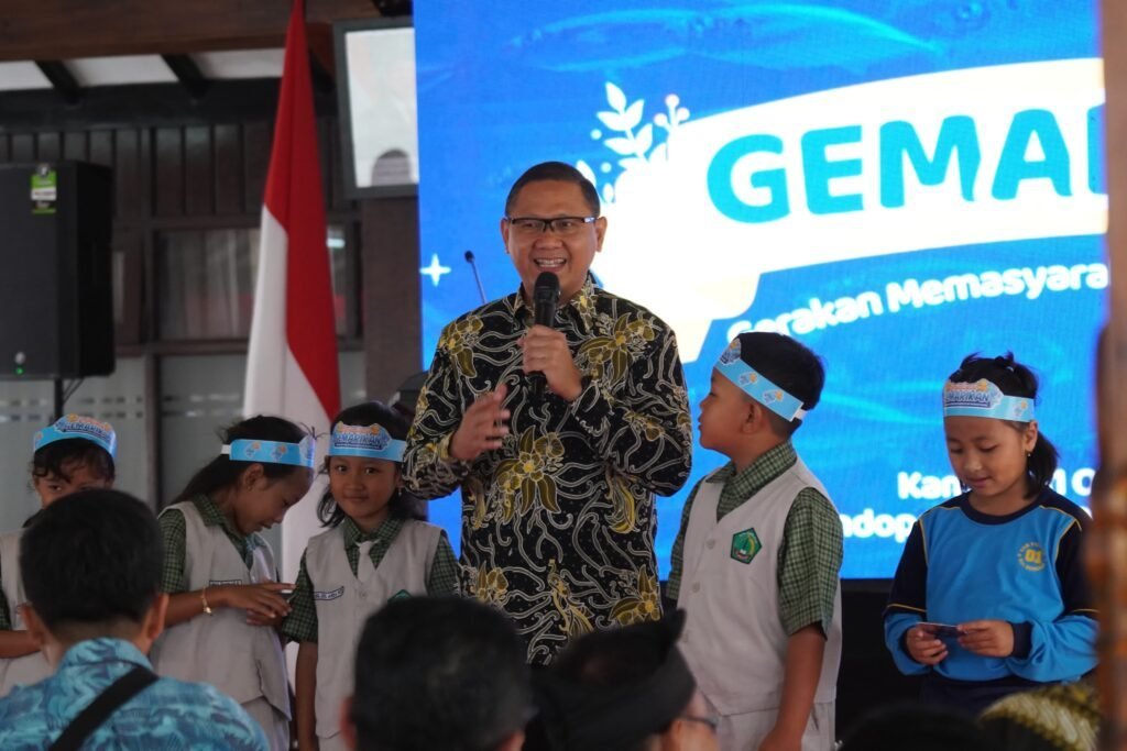 IMR - Pj Aries Ajak Anak-anak Kota Batu Gemar Makan Iki, untuk Tingkatkan Gizi dan Cegah Stunting 8 bf743f0a 2c5c 423d 98a4 7bd0a0e571e2