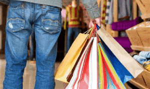 Shopaholic kebiasaan buruk belanja online