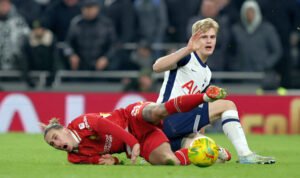 Lucas Bergvall dinilai kubu LIverpool seharusnya mendapat kartu kuning kedua Getty Images