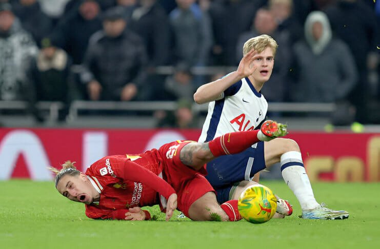 Lucas Bergvall dinilai kubu LIverpool seharusnya mendapat kartu kuning kedua Getty Images