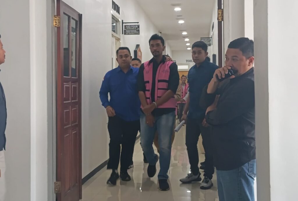 IMR - Kejari Batu Tetapkan Lima Tersangka Kasus Korupsi KUR Fiktif BRI Cabang Batu - Info Malang Raya WhatsApp Image 2025 01 09 at 17.16.18 296c619e - Info Malang Raya
