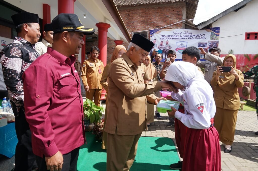 IMR - Bupati Malang Pimpin Pemberian Makan Sehat Bergizi Gratis di Pujon 8 malangkab pusat opd@3507 IMG 20241230 WA0124