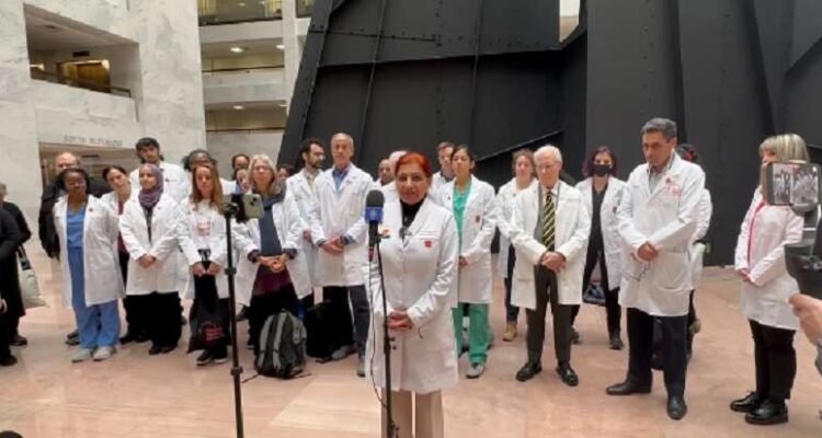 100 dokter anti genosida di Gaza