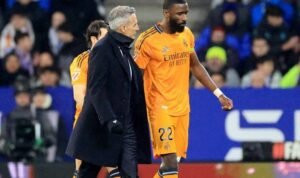 Carlo Ancelotti Keputusan Wasit dan VAR Tak Dapat Dijelaskan Antonio Ruediger bein Sports