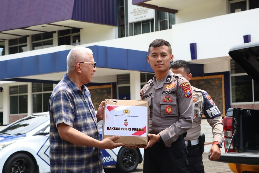 IMR - Jelang Ramadan, Polres Batu Bagi-bagi Ratusan Paket Sembako - Info Malang Raya WhatsApp Image 2025 02 27 at 18.05.01 efb9bf7e - Info Malang Raya