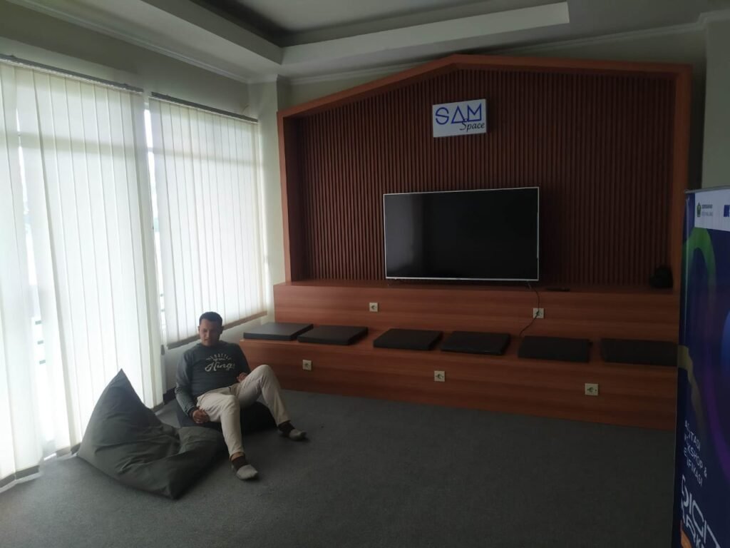 IMR - Pemkot Sediakan Coworking Space, Solusi Kerja Fleksibel Era Kekinian 1 WhatsApp Image 2025 02 28 at 18.34.02 0e3521d2