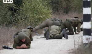 tentara Israel mencari perlindungan