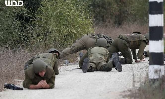 tentara Israel mencari perlindungan