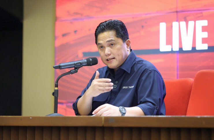 Erick Thohir saat berbicara di depan para wartawan PSSI