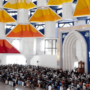 Suasana sholat berjamaah di Masjid 99 Kubah di Makasar