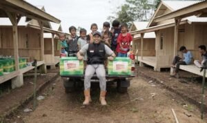 Warga Baduy teripa paket lebaran BMH