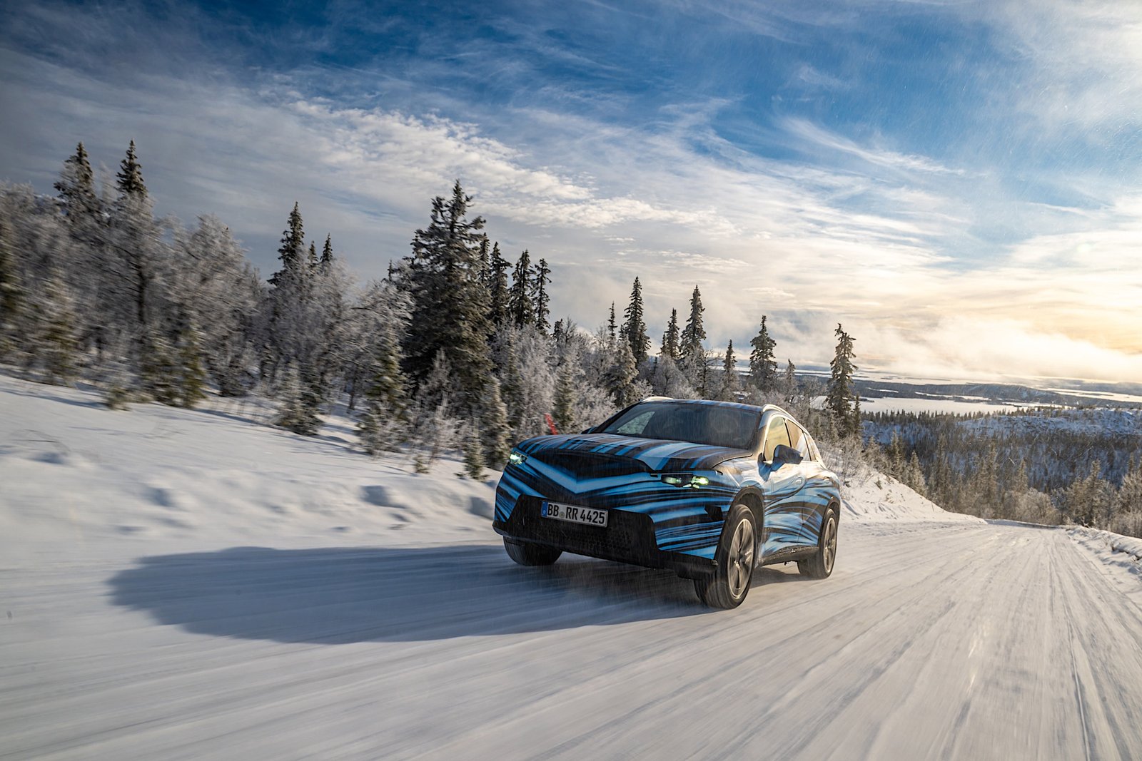 Mercedes-Benz GLC dengan EQ Technology Prototipe Drive: Lebih baik saat dingin 2 b317aa50 f841 11ef bfbf 1bb01e55ce6b