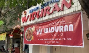 Ayam Goreng Widuran Solo haram