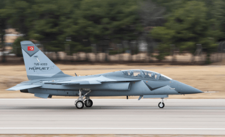 Hurjet jet latih Turki 1