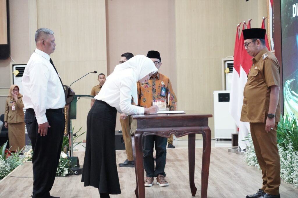 IMR - Pemkot Batu Percepat Penyerahan SK CPNS dan PPPK, Wujudkan Pelayanan Masyarakat yang Maksimal 8 WhatsApp Image 2025 05 19 at 16.50.42 2b618ac2