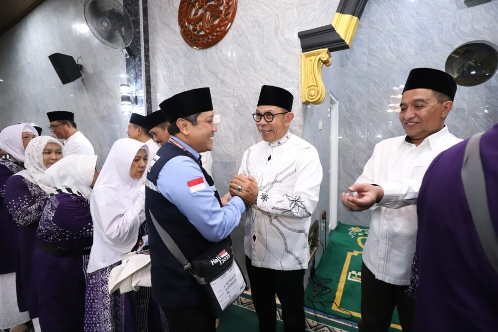 InfoMalangRaya.com - Rombongan JCH Kota Batu Berangkat Nanti Malam, Besok Tiba di Jeddah 2 WhatsApp Image 2025 05 25 at 12.26.32 8a117a5c