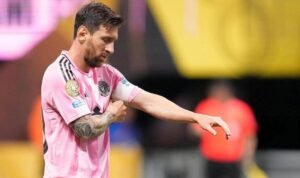 Lionel Messi dibela Zlatan Ibrahimovic Getty Images