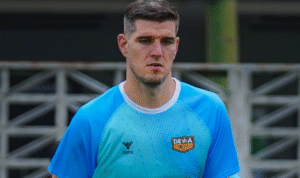 Nick Kuipers Dewa United @dewaunitedfc