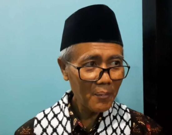 Sudarnoto Abdul Hakim selaku Ketua MUI bidang Hubungan Luar Negeri