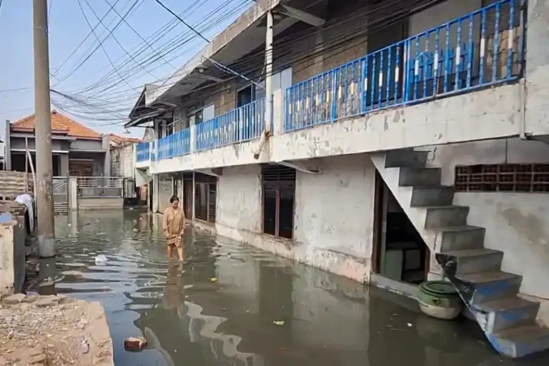 banjir kalianak Surabaya.webp