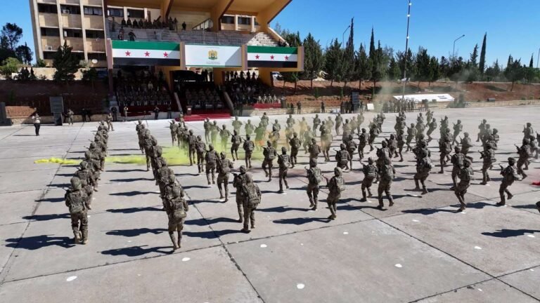 3.000 anggota Divisi ke 76 Angkatan Darat Arab Suriah
