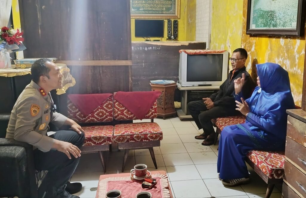 IMR - Hormat Itu Tulus, dari Hati Bu Ira untuk Bhayangkara 1 34711cc8 694e 4a8d 95d0 235b9eb7b564