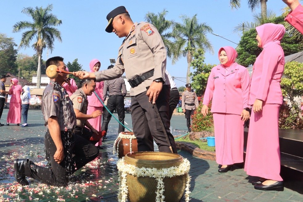IMR - Hari Bhayangkara, 73 Personel Polres Malang Naik Pangkat 1 IMG 9530