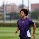 Joshua Zirkzee Tak Khawatir Jika Man United Beli Penyerang Lagi @ iYasser99 - Info Malang Raya