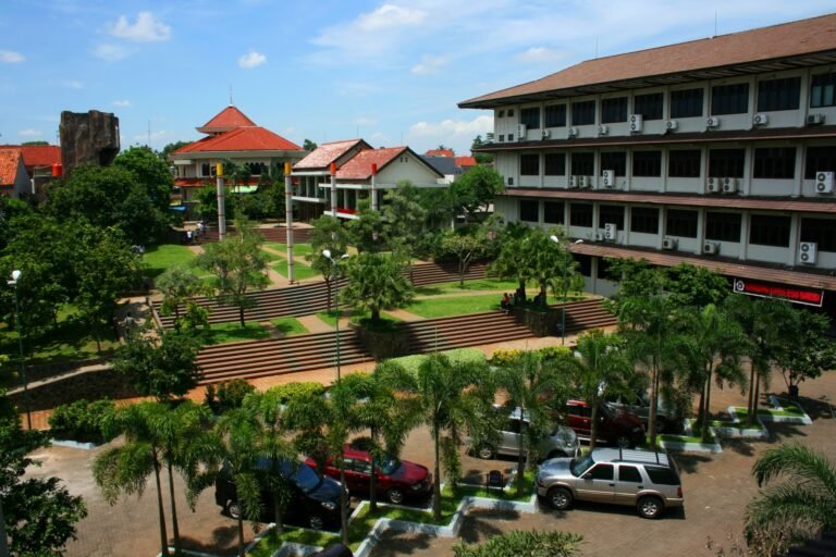 KAMPUS E - Info Malang Raya