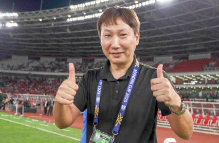 Kim Sang sik menunjukkan kecerdikannya di final Piala ASEAN U 23 2025 Facebook VFF - Info Malang Raya
