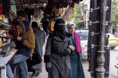Muslimah Suriah di Idlib - Info Malang Raya