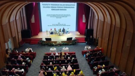 Seminar nasional ini diadakan oleh Komite Nasional Perlindungan Keluarga KNPK Indonesia - Info Malang Raya