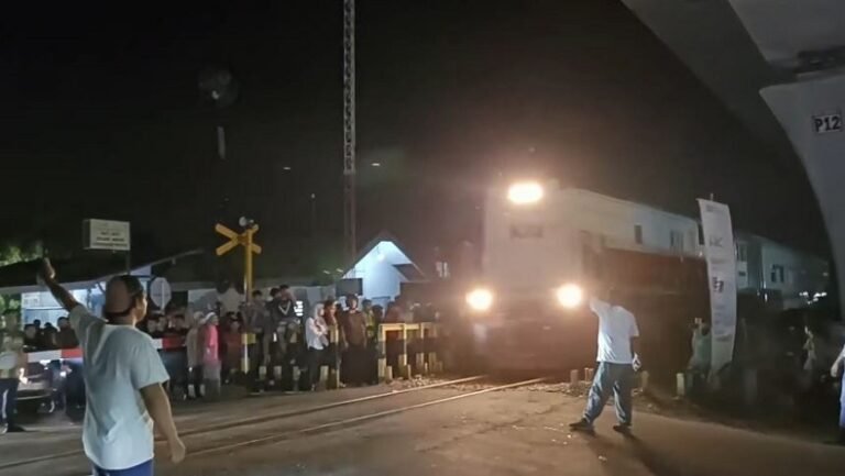 istri tewas tertabrak kereta api di medana - Info Malang Raya