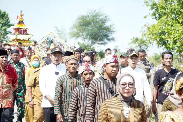 sedekah bumi lamongan.webp - Info Malang Raya