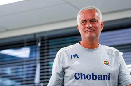 Jose Mourinho jelang konferensi pers laga Feyenoord vs Fenerbahce Getty Images - Info Malang Raya