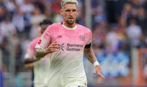 Kapten Bayer Leverkusen Robert Andrich Erik ten Hag Istimewa 3 - Info Malang Raya