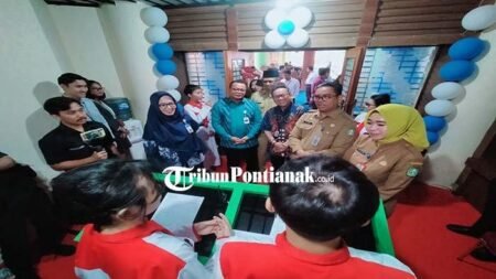 Mewakili Gubernur Kalimantan Barat Asisten Administrasi dan 435we - Info Malang Raya