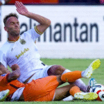 Paul Munster Borneo vs Bhayangkara @bhayangkaraf 2 - Info Malang Raya